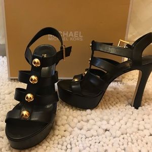 Michael Kors Black Leather Platforms size:7M